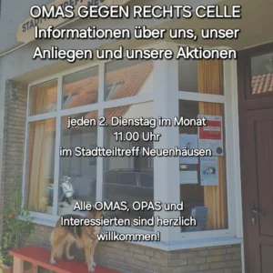 Plakat mit weißer Schrift über einem Fenster mit roter Bank und Hund, bewirbt Stammtisch der 'OMAS GEGEN RECHTS CELLE' und lädt Interessierte ein