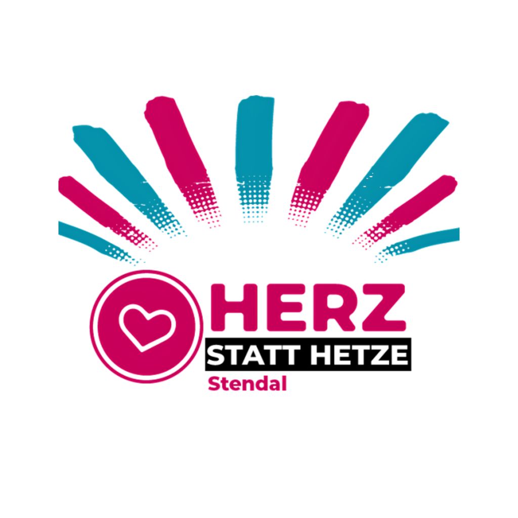 Logo mit stilisiertem Herz in einem Kreis, darüber fünf strahlenförmige Balken. Text 'HERZ STATT HETZE Stendal' in Großbuchstaben.