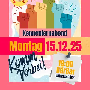 Plakat für einen Kennenlernabend mit dem Titel 'Für Demokratie und Vielfalt'. Gezeigt werden bunte Fauste als Symbol der Solidarität, das Datum 'Montag 15.12.25', der Ort 'Bärbar Witterschlick' und die Uhrzeit '19:00'.